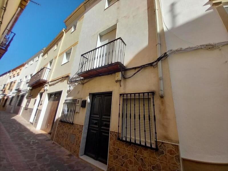 Townhouse for sale in Martos, Jaén