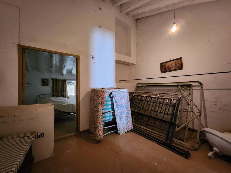 4 bedroom Townhouse for sale