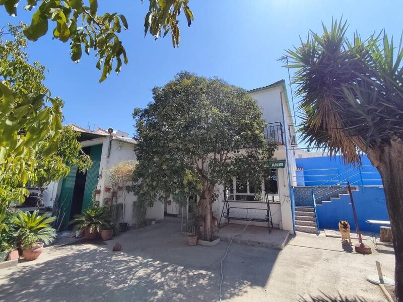 3 soveværelse Byhus til salg