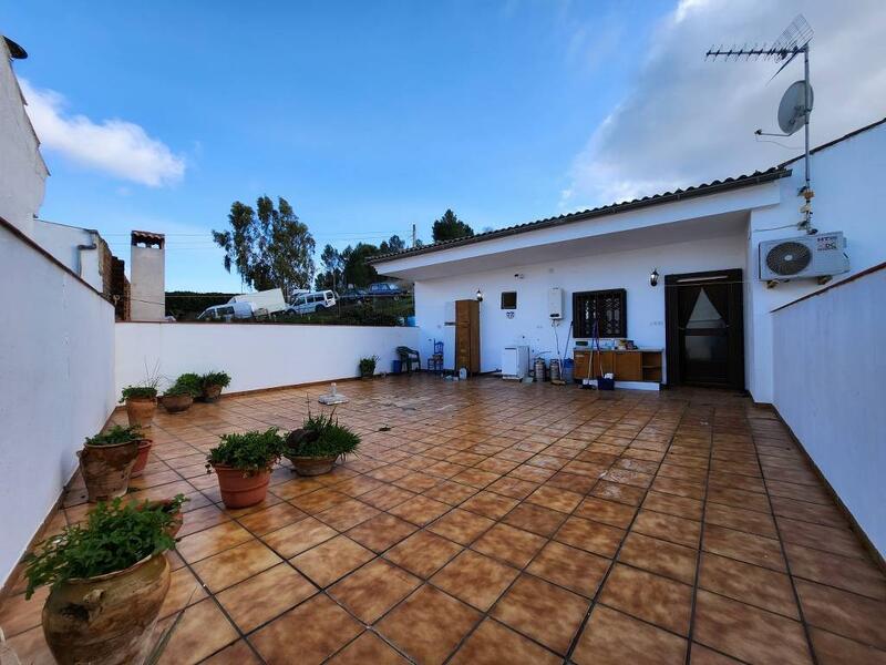 3 Cuarto Local Comercial en venta