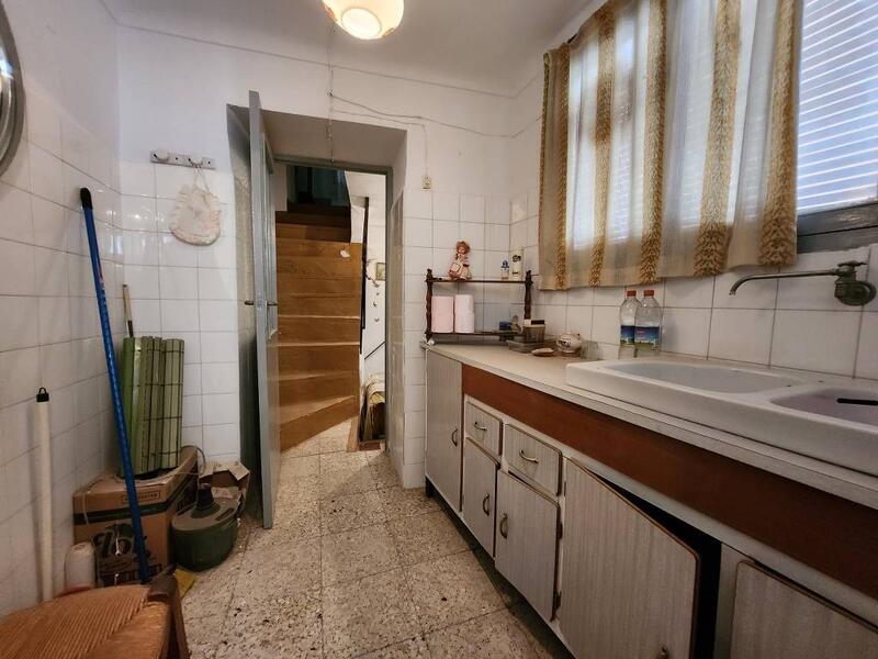 4 bedroom Townhouse for sale