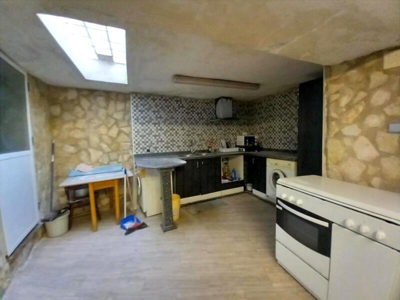 4 bedroom Townhouse for sale