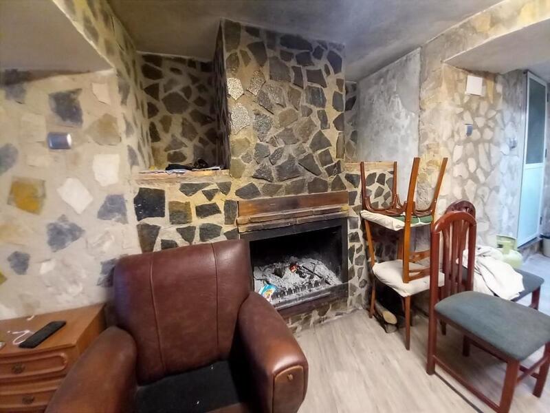 4 bedroom Townhouse for sale