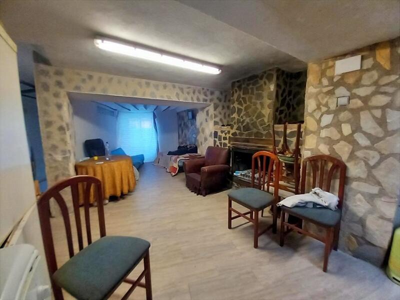 4 bedroom Townhouse for sale