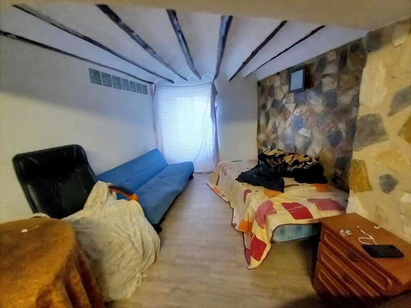 4 bedroom Townhouse for sale