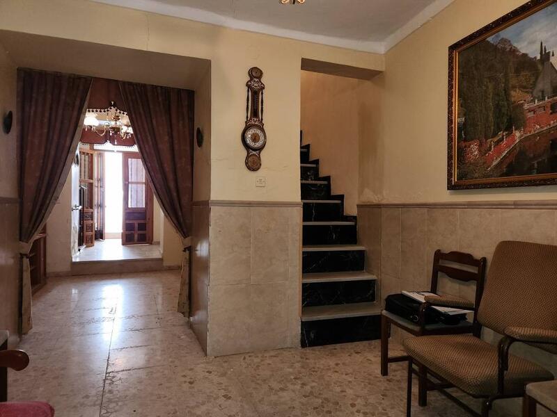 5 bedroom Townhouse for sale