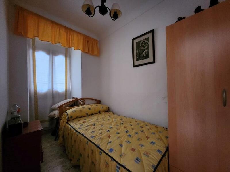 5 bedroom Townhouse for sale