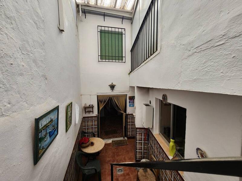 4 bedroom Townhouse for sale