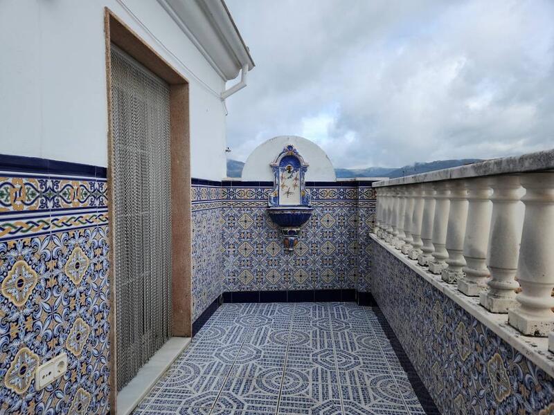 3 bedroom Townhouse for sale