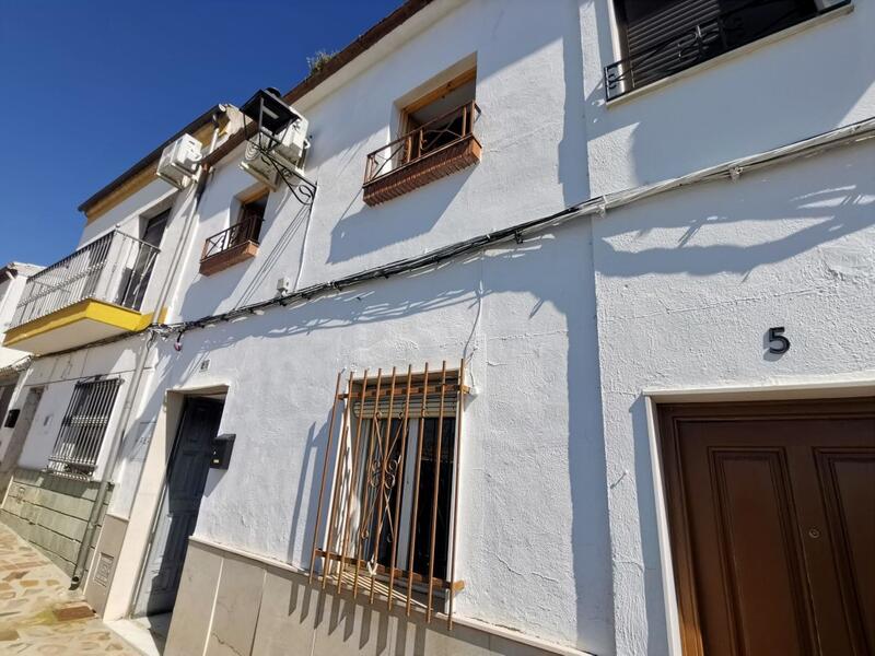 Gezinswoning Te koop in Martos, Jaén