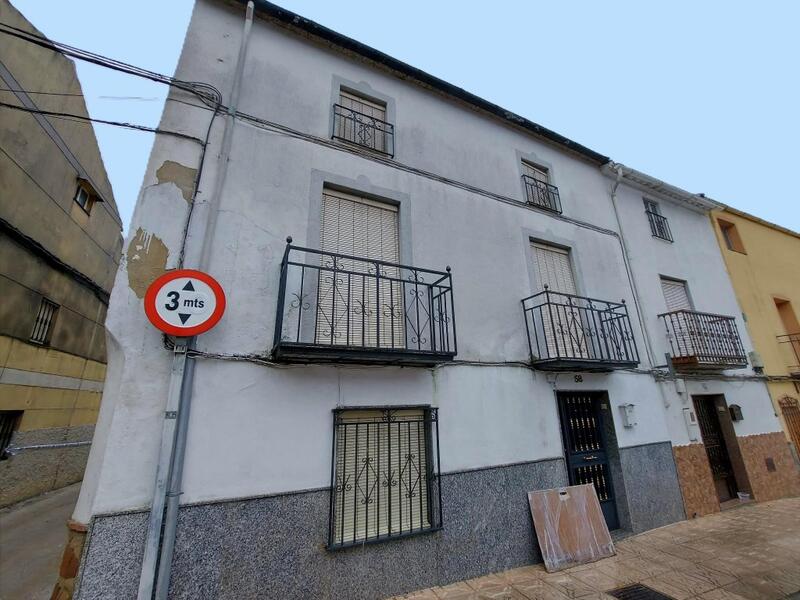 Gezinswoning Te koop in Martos, Jaén