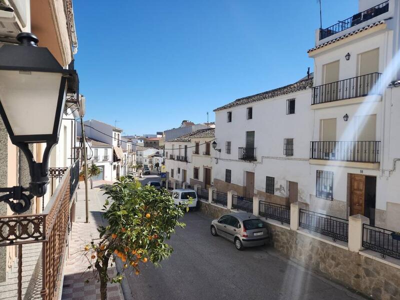 4 Schlafzimmer Stadthaus zu verkaufen