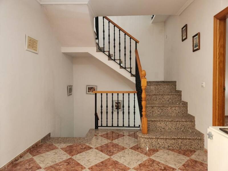 4 Schlafzimmer Stadthaus zu verkaufen