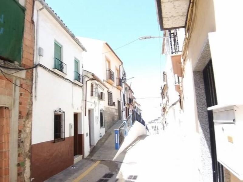 3 slaapkamer Gezinswoning Te koop