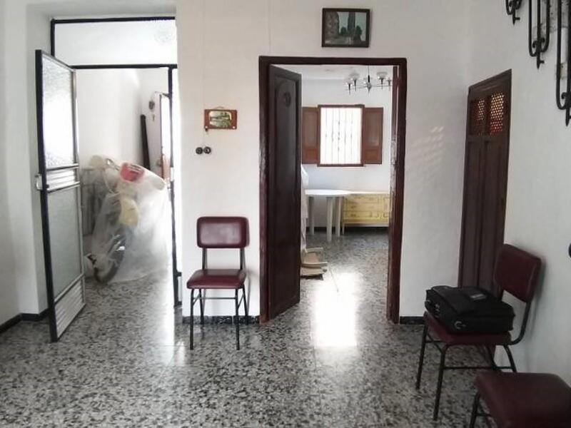 3 slaapkamer Gezinswoning Te koop