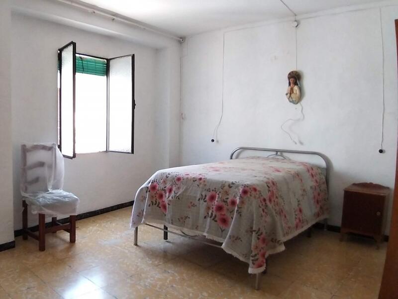 3 slaapkamer Gezinswoning Te koop