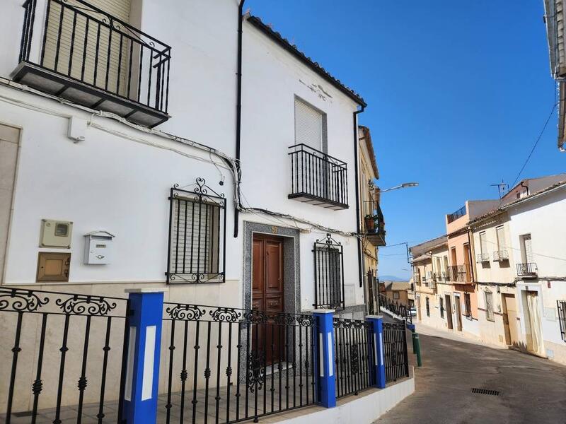 Townhouse for sale in Rute, Córdoba