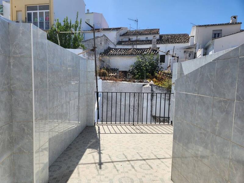 4 slaapkamer Gezinswoning Te koop