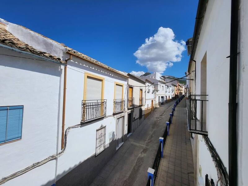 4 slaapkamer Gezinswoning Te koop