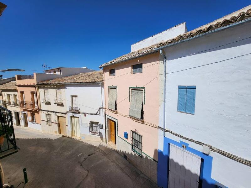 4 slaapkamer Gezinswoning Te koop