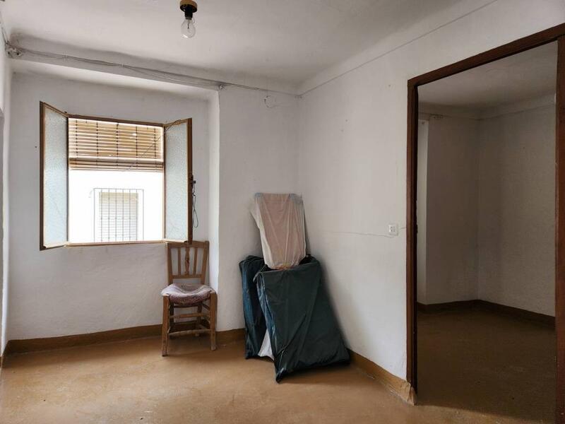 4 bedroom Townhouse for sale