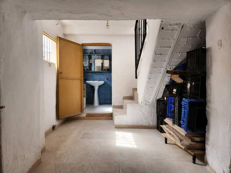 4 bedroom Townhouse for sale