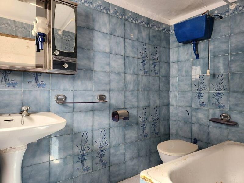 4 bedroom Townhouse for sale