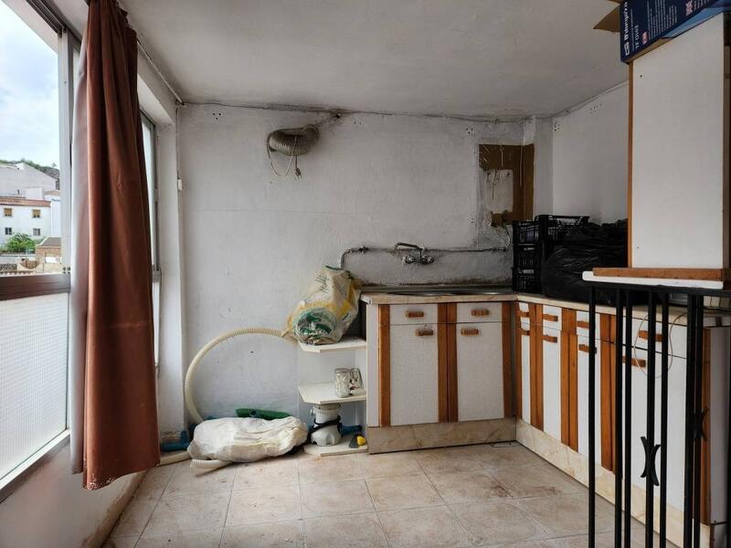 4 bedroom Townhouse for sale