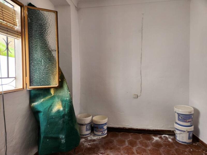 4 bedroom Townhouse for sale