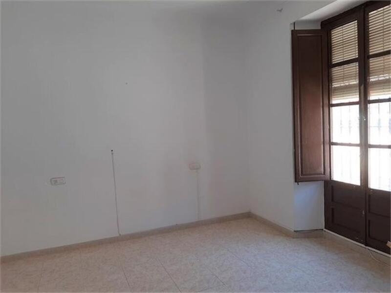 9 bedroom Townhouse for sale