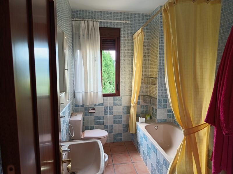 4 slaapkamer Landhuis Te koop 4 slaapkamer Landhuis Te koop