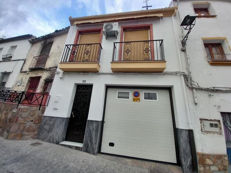 3 bedroom Townhouse for sale