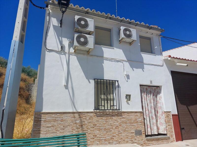 Rekkehus til salgs i Santiago de Calatrava, Jaén Rekkehus til salgs i Santiago de Calatrava, Jaén