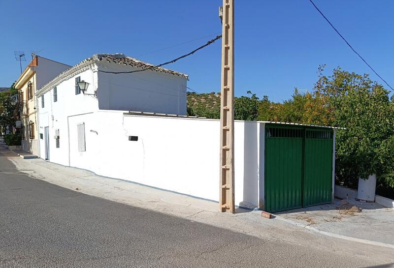 3 bedroom Country House for sale 3 bedroom Country House for sale
