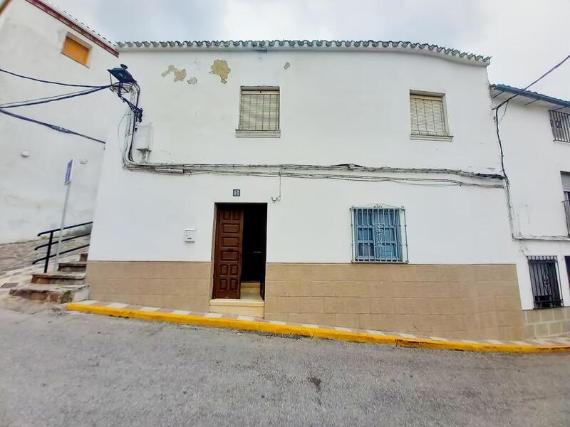 3 bedroom Townhouse for sale