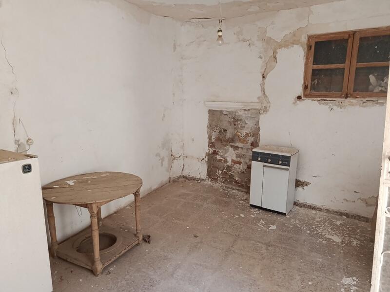 4 bedroom Townhouse for sale