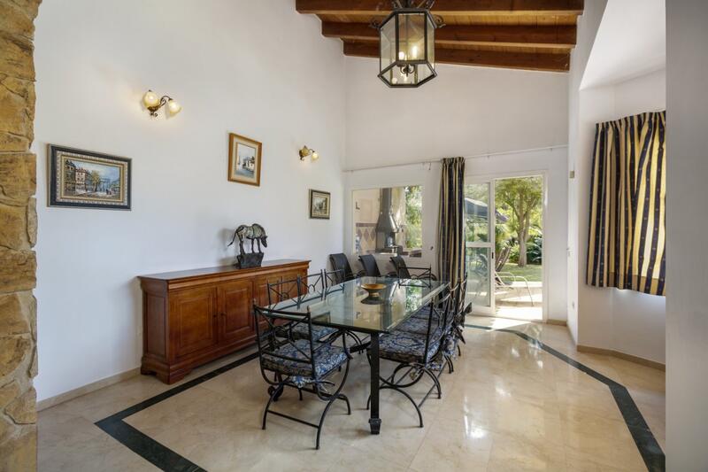 6 bedroom Villa for sale