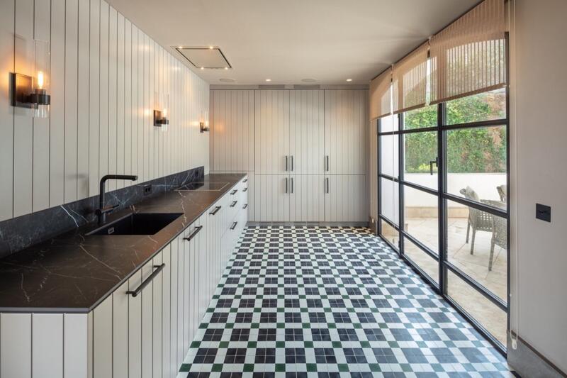 16 bedroom Villa for sale