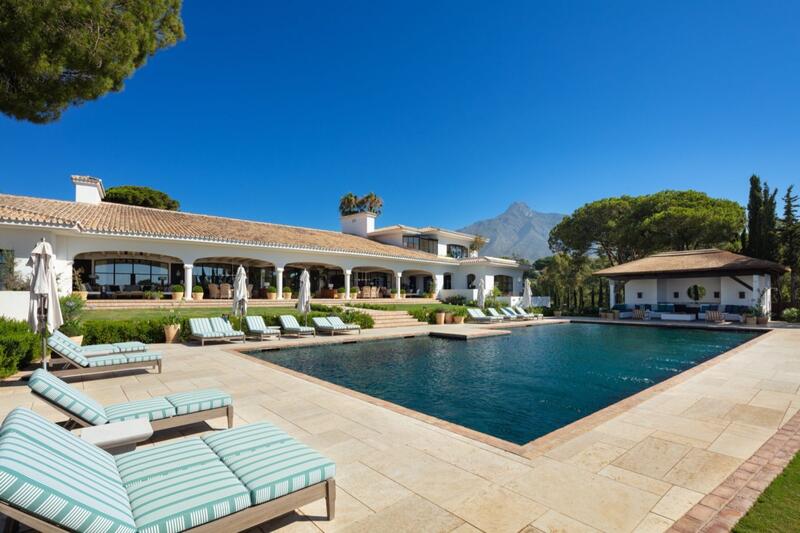 16 bedroom Villa for sale
