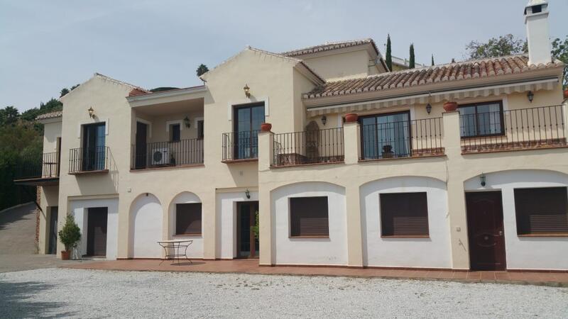 2 bedroom Apartment for Long Term Rent