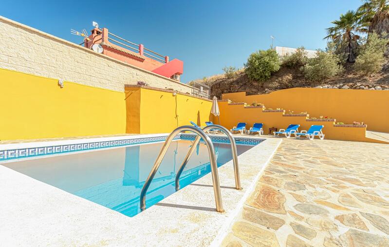 3 bedroom Country House for Long Term Rent