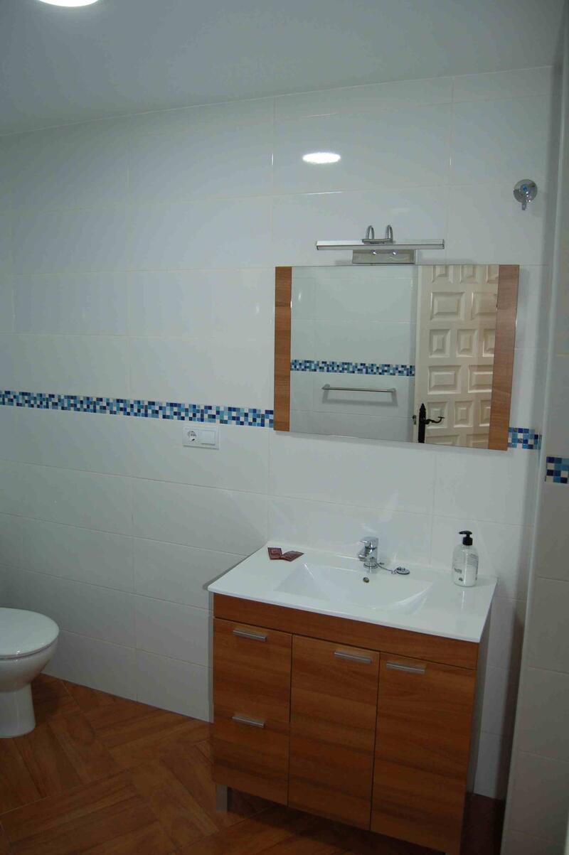 1 bedroom Apartment for Long Term Rent
