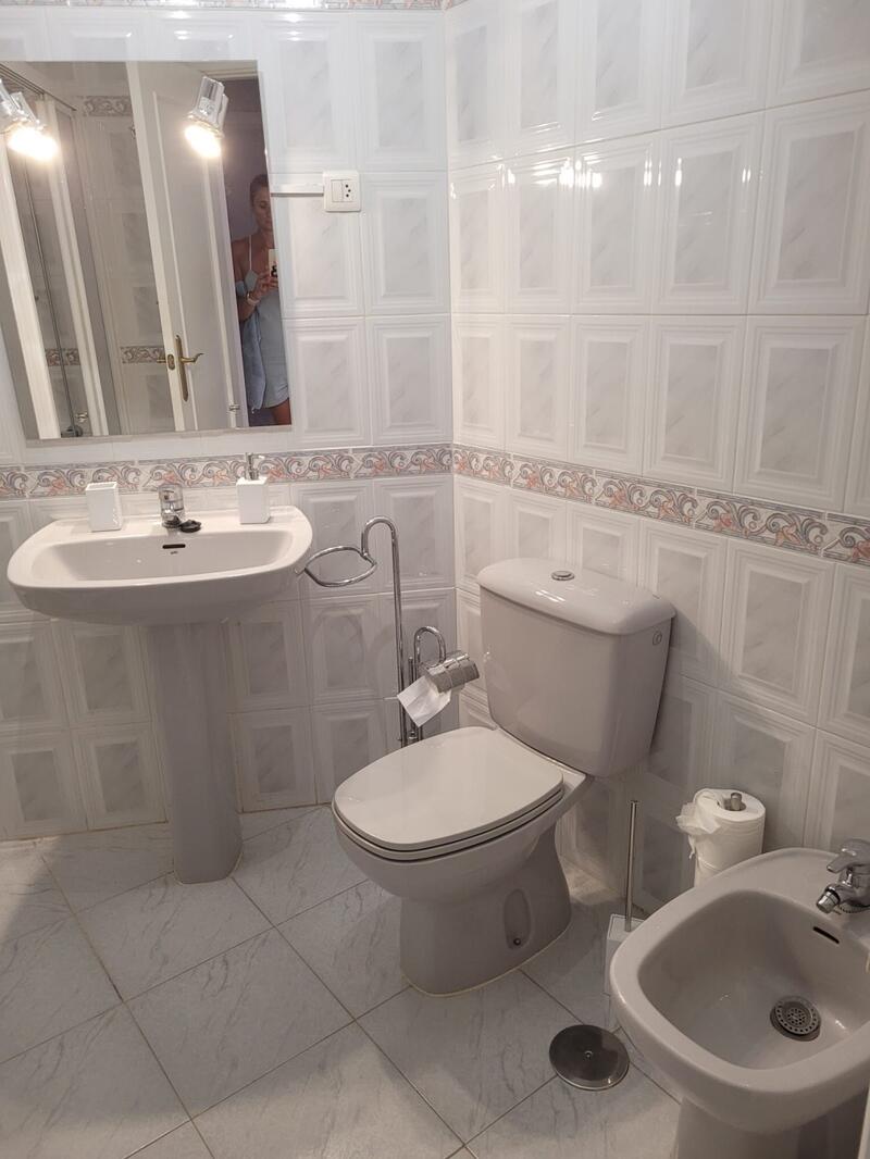 2 bedroom Apartment for Long Term Rent