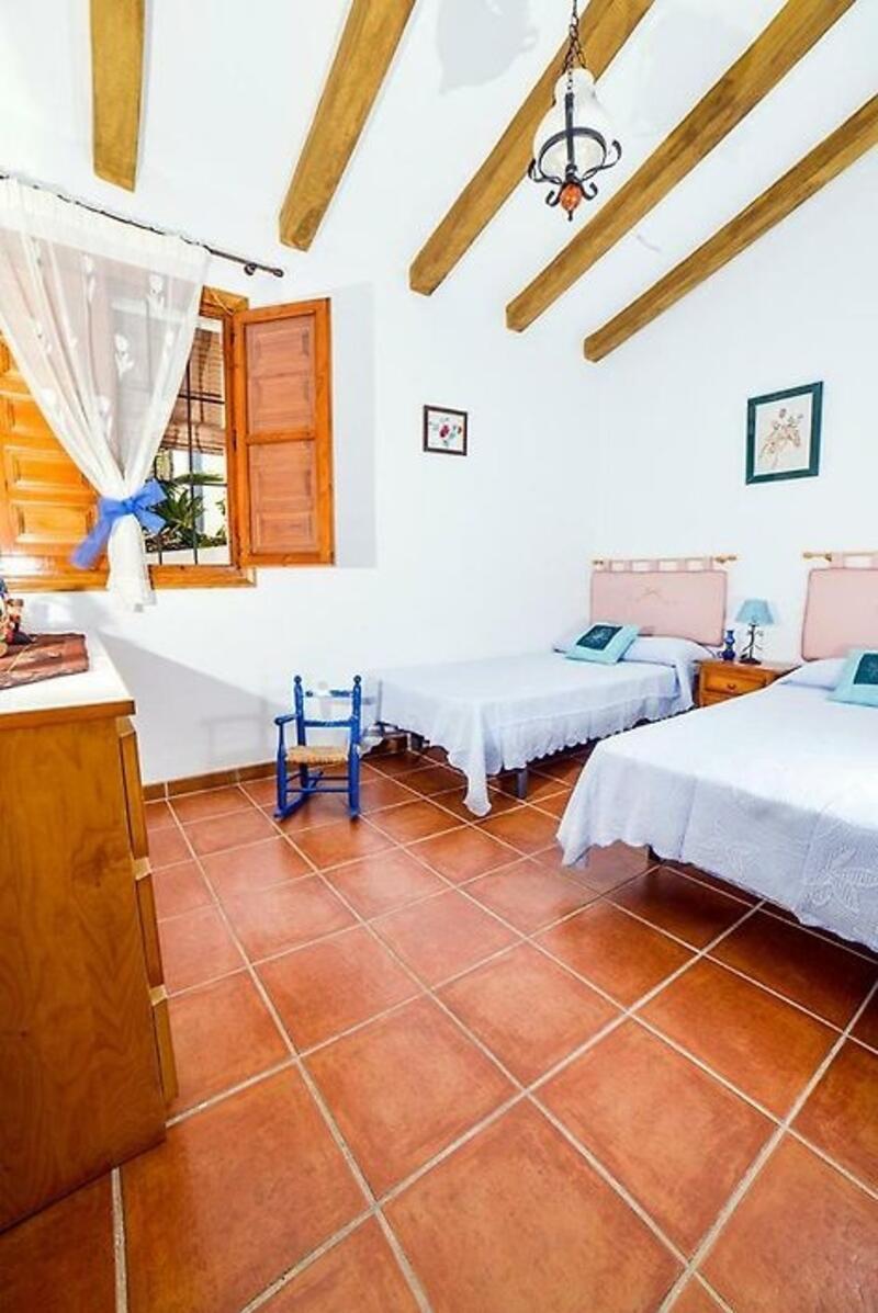3 bedroom Country House for Long Term Rent