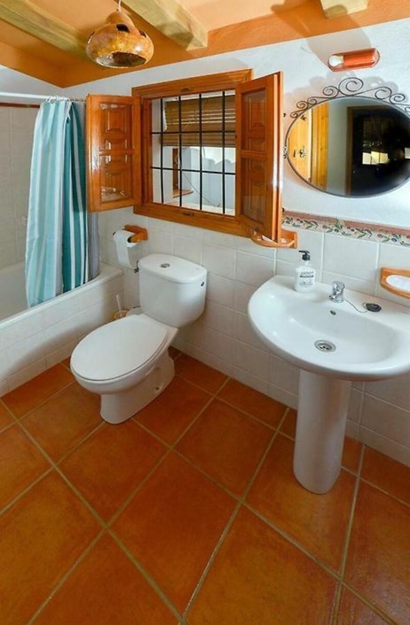 3 bedroom Country House for Long Term Rent