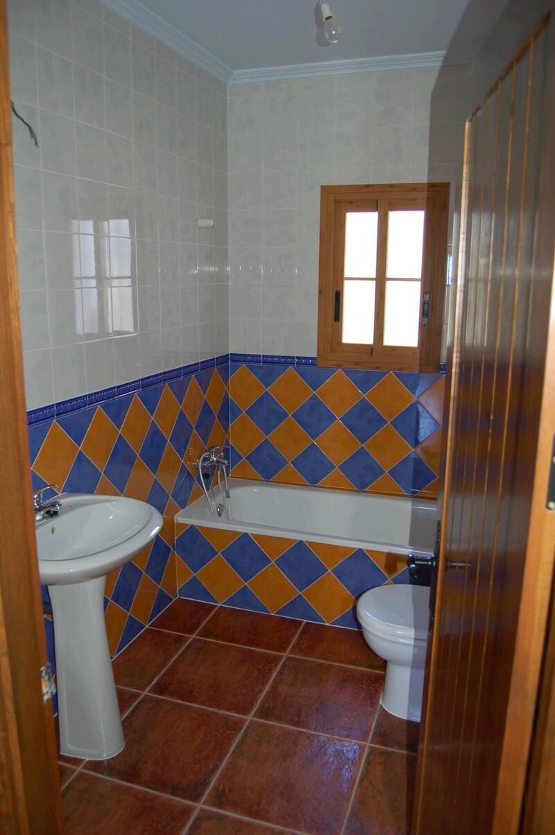 4 bedroom Villa for Long Term Rent