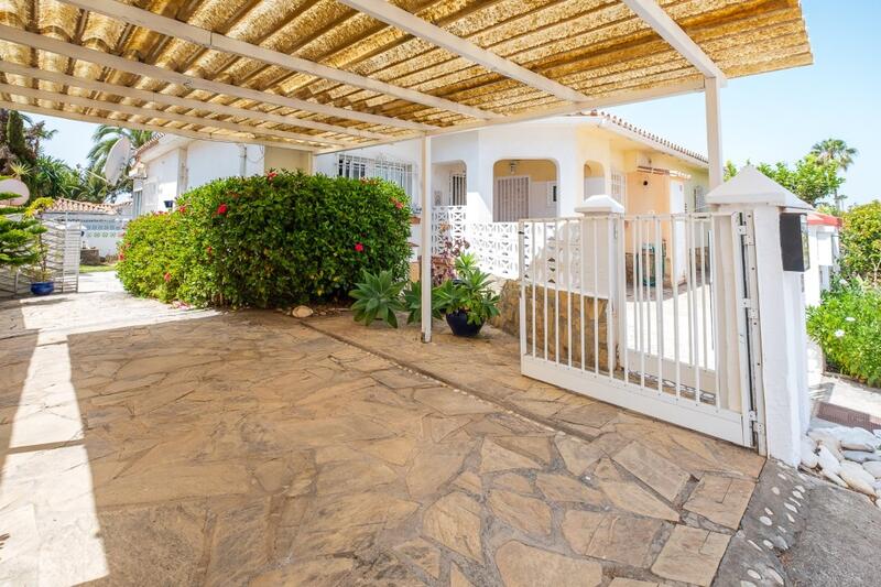 2 Cuarto Casa de Campo en venta