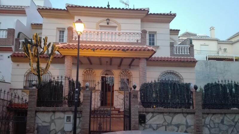 Stadthaus zu verkaufen in Torrox, Málaga