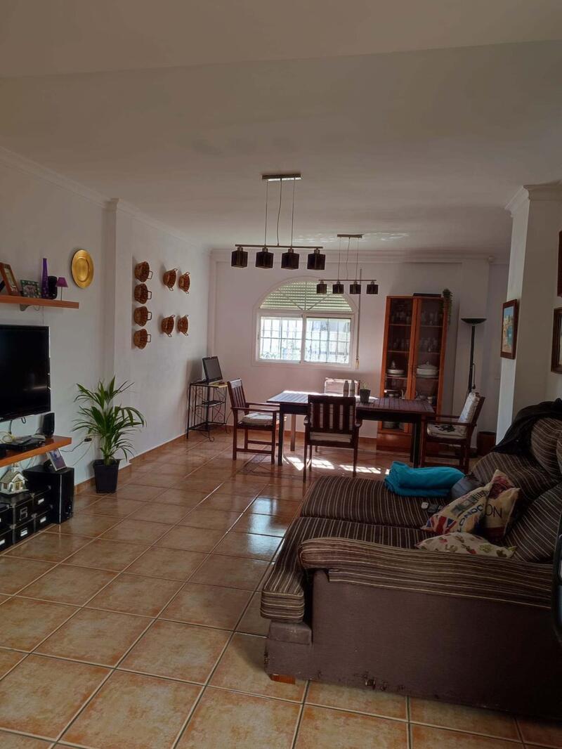 6 slaapkamer Gezinswoning Te koop
