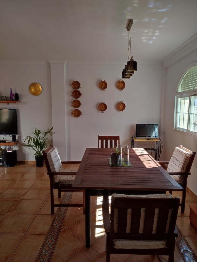 6 slaapkamer Gezinswoning Te koop